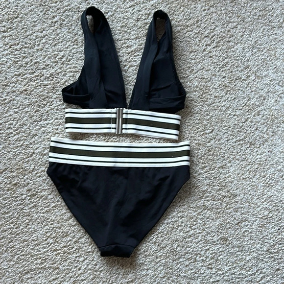 H&M swimsuit black - Picture 2 of 6